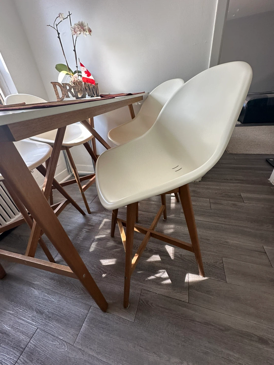 White Dining Table with 4 Chairs - photo 4