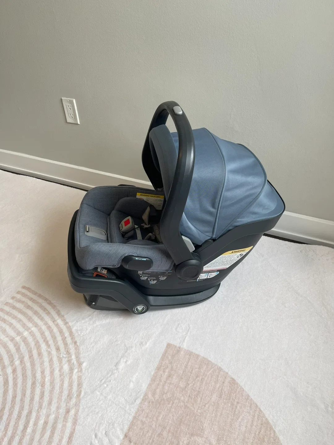 UPPAbaby MESA V2 Infant Car Seat - Gregory blue image indicator(3)