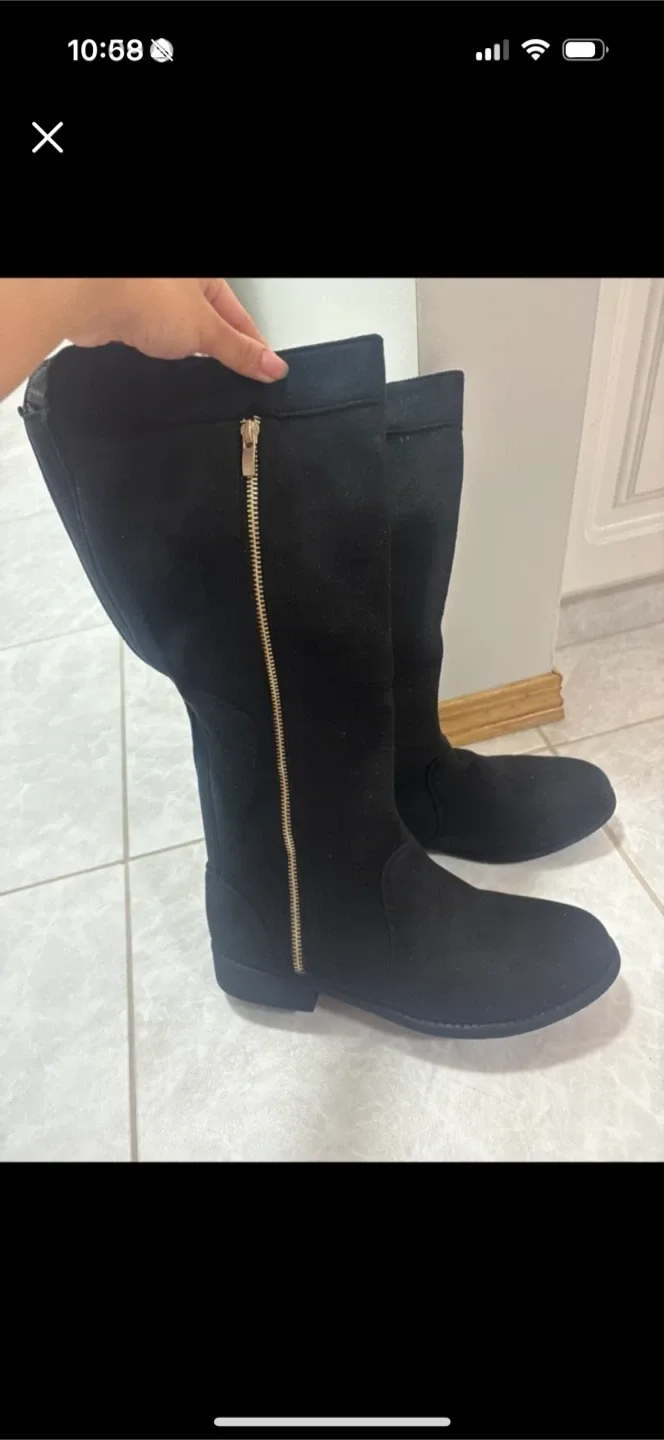 Black Knee High Boots thumbnail