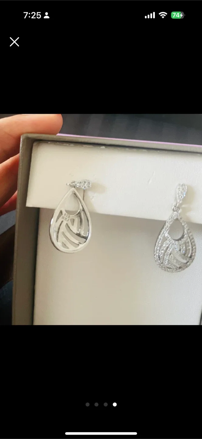 Michael Hill fancy Drop Earrings ‼️final sale ‼️ image indicator(5)