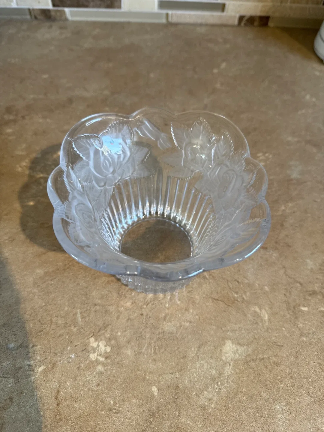 Floral Etched Glass Vase image indicator(2)