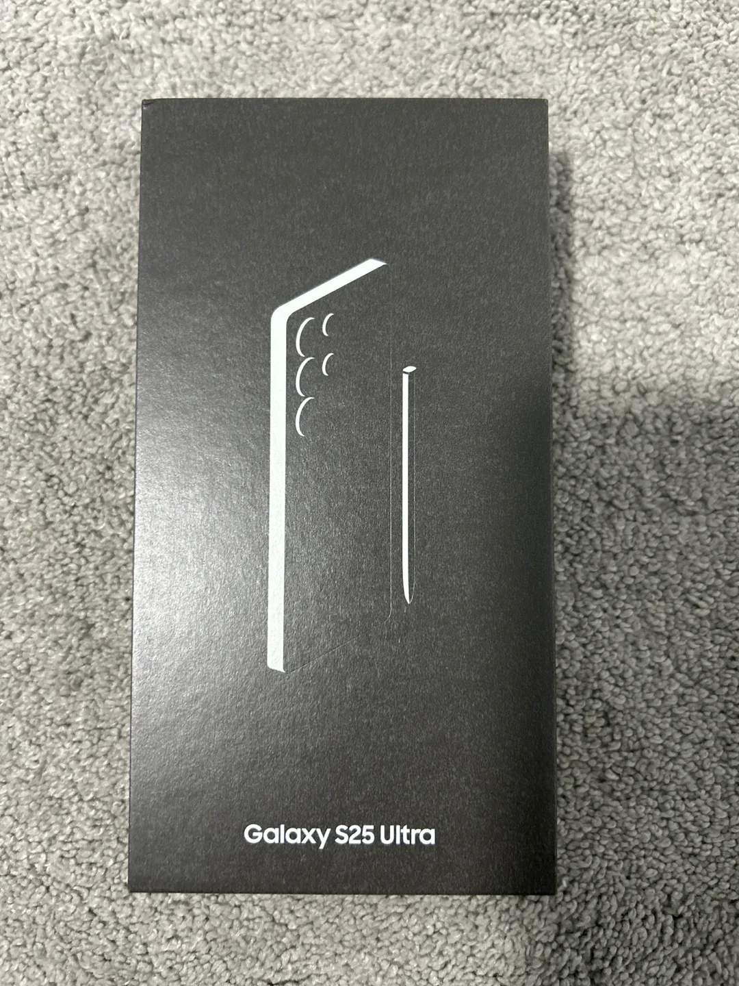 Samsung S25 Ultra and Samsung galaxy watch 8 classic. image indicator(2)