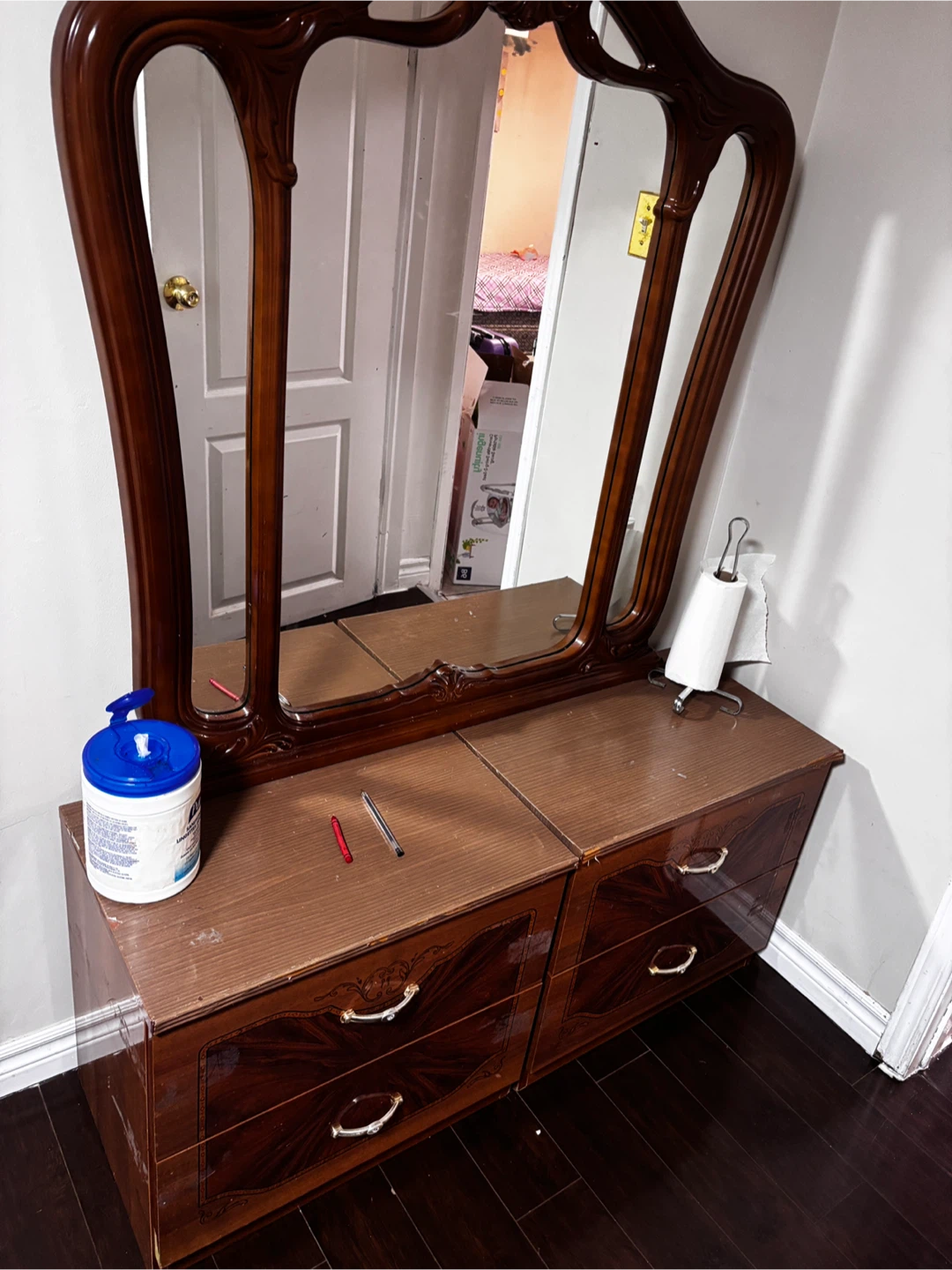 Vintage Vanity Dresser with Mirror