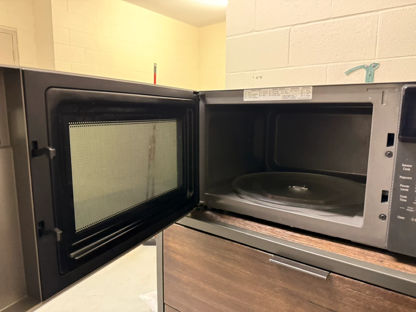 LG NeoChef Microwave Oven - Model LMC1575ST - photo 2