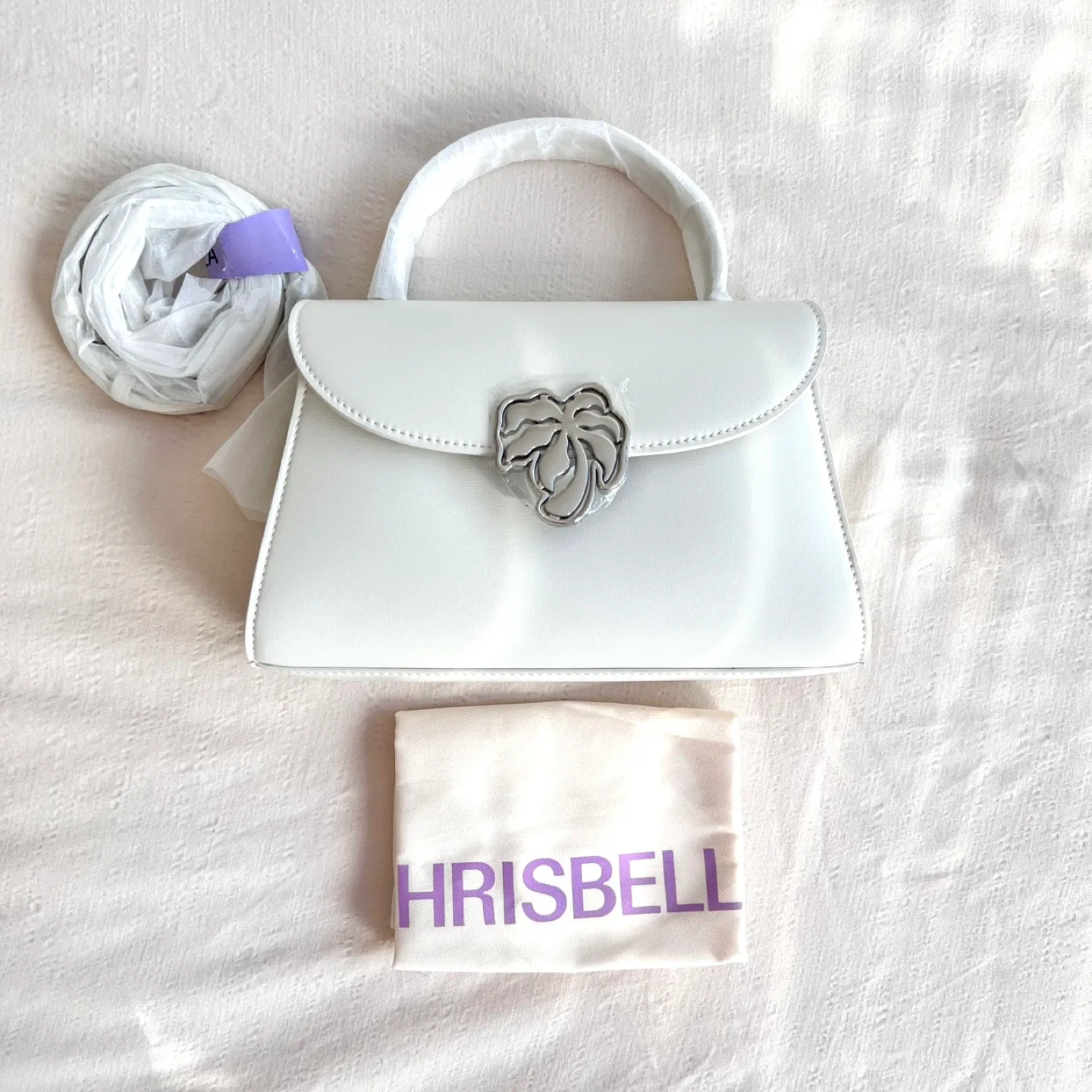 《New》White Handbag with tags! image indicator(2)