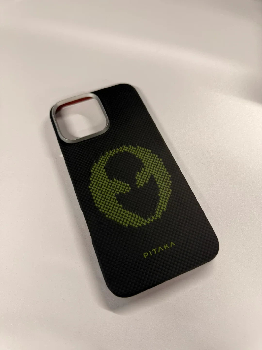 Pitaka x Aires MagEZ Case 3 - iPhone 16 Pro Max thumbnail