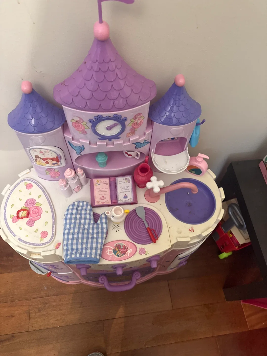Disney Princess Castle Kitchen Playset image indicator(2)