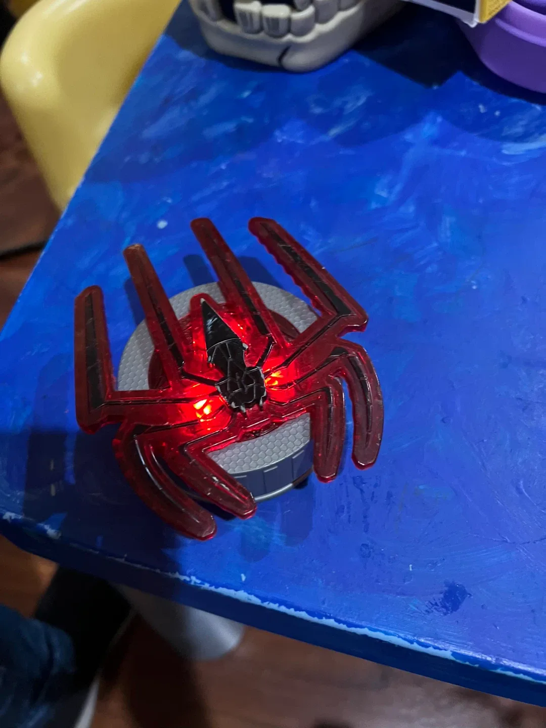 Spider-Man Light Up Spider Toy image indicator(2)