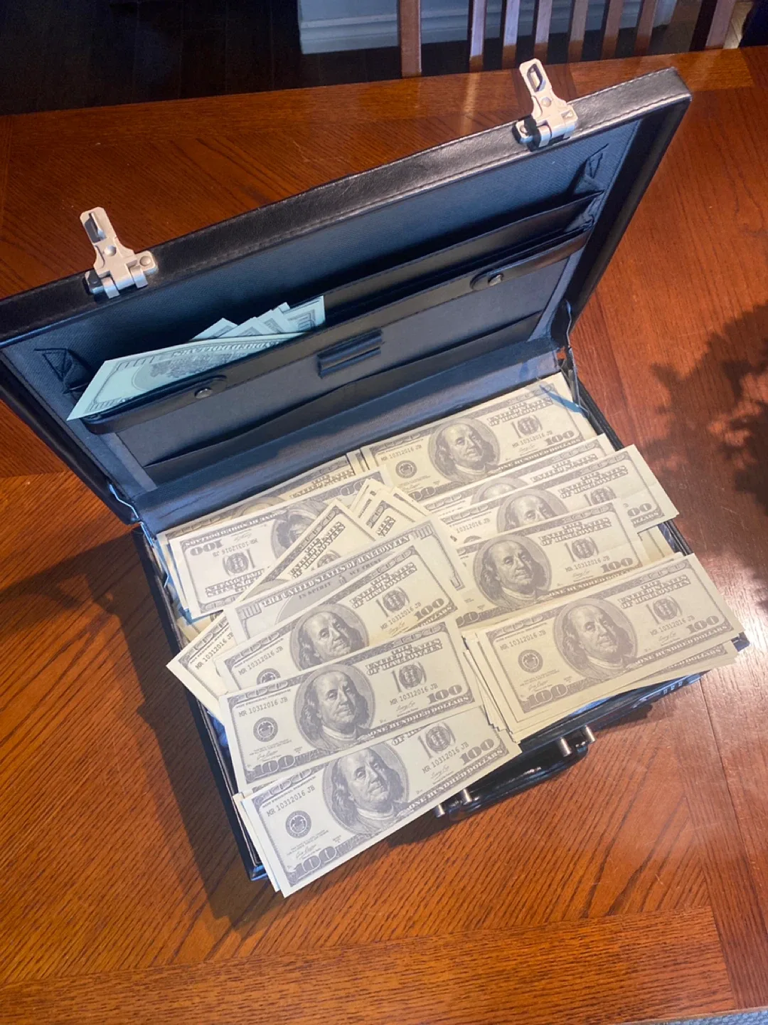 Black Combination Lock Briefcase image indicator(4)