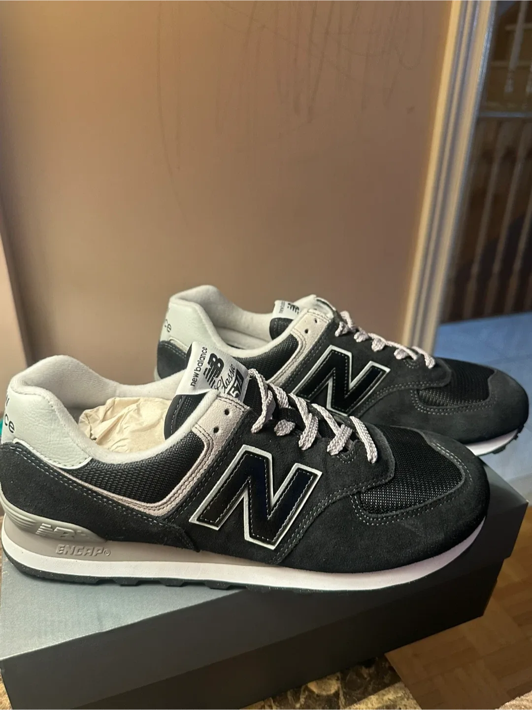 New Balance 574 Classic Black/White - Size 11 US thumbnail