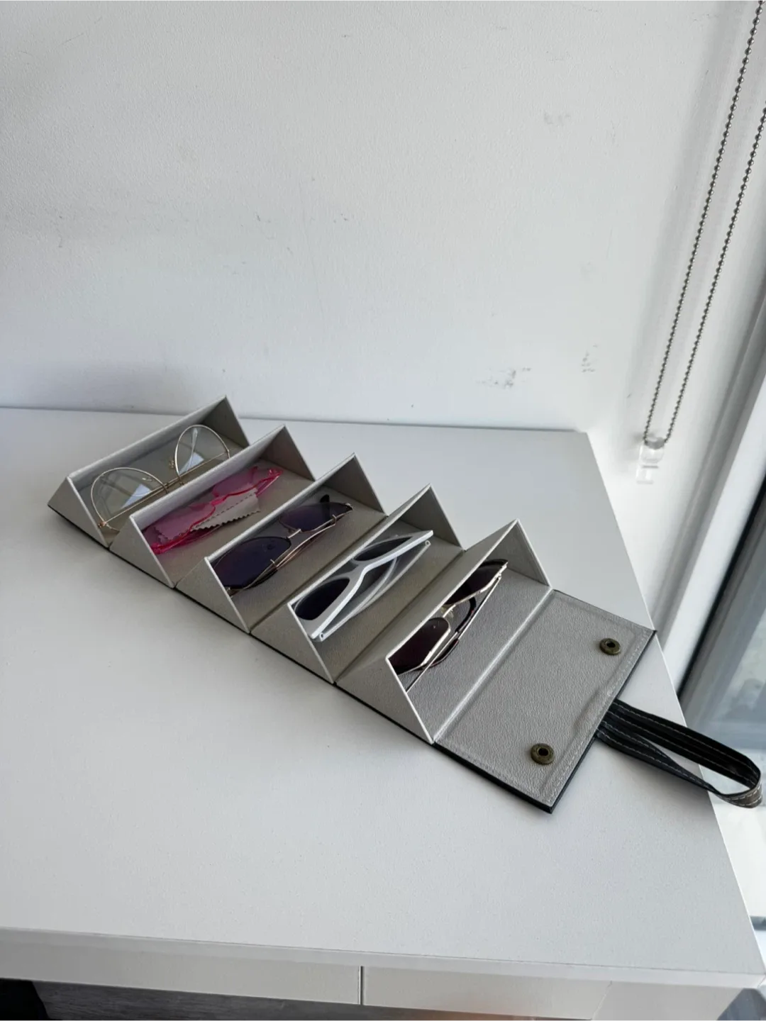 Sunglasses Organizer Case - Black Leather image indicator(3)