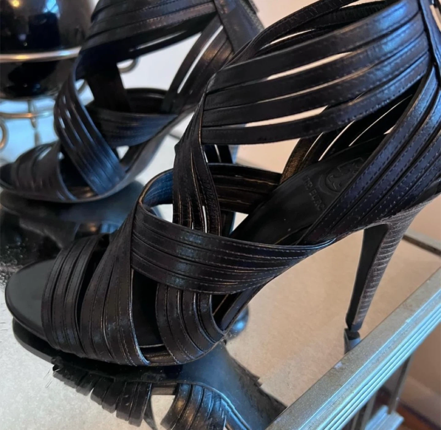 Tory Burch Black Leather Heels - photo 2