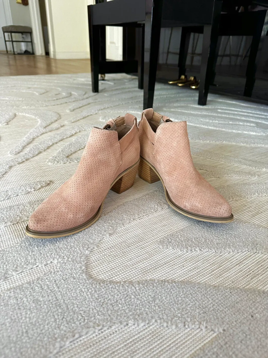 Gianni Fermani Pink Suede Ankle Boots image indicator(3)