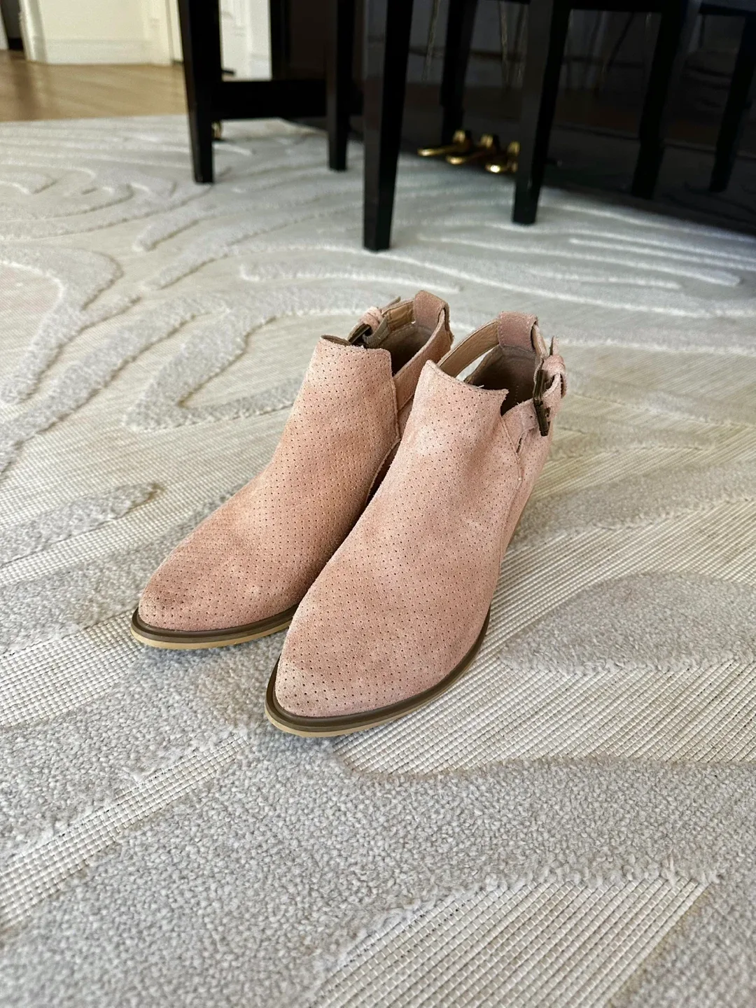 Gianni Fermani Pink Suede Ankle Boots image indicator(2)