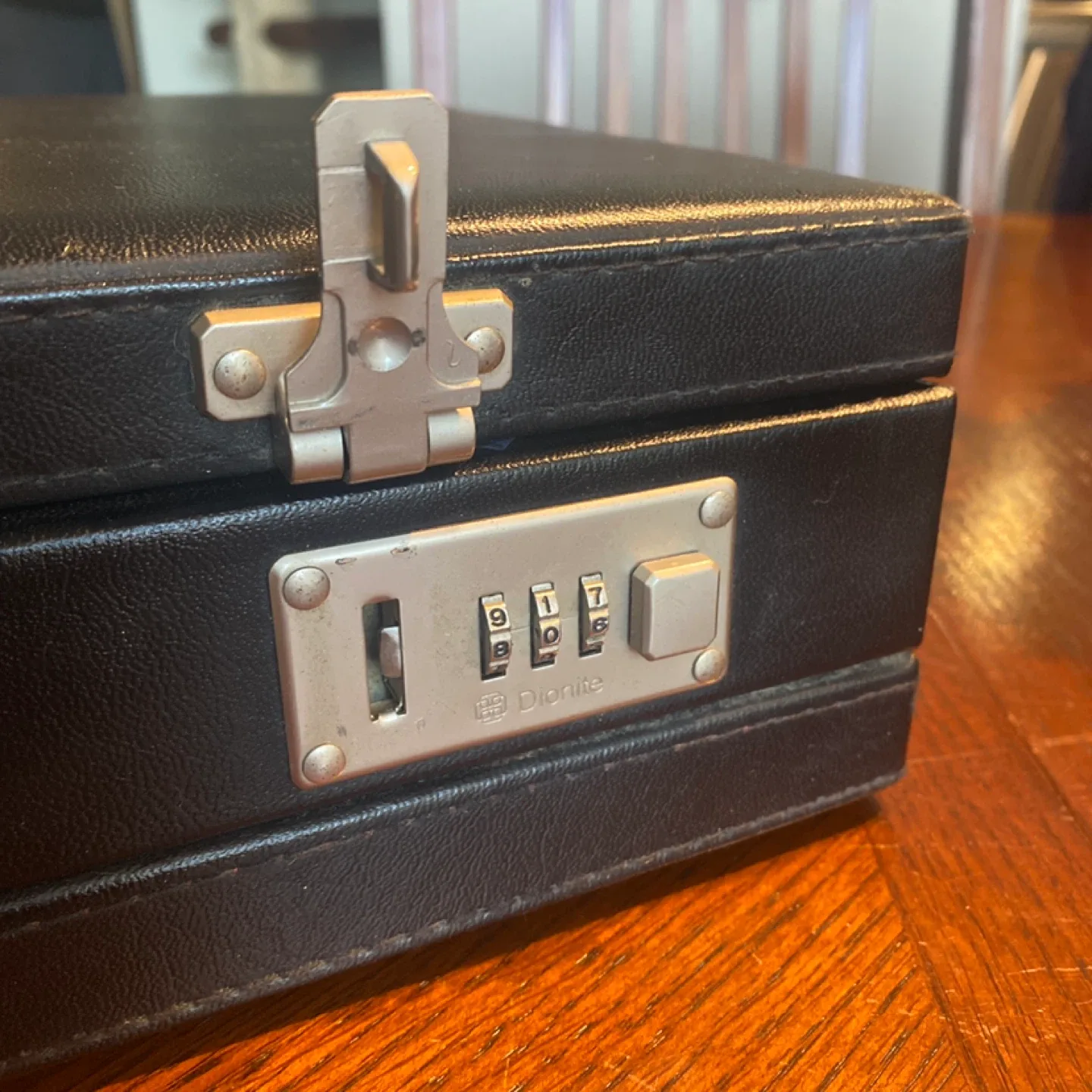 Black Combination Lock Briefcase image indicator(3)