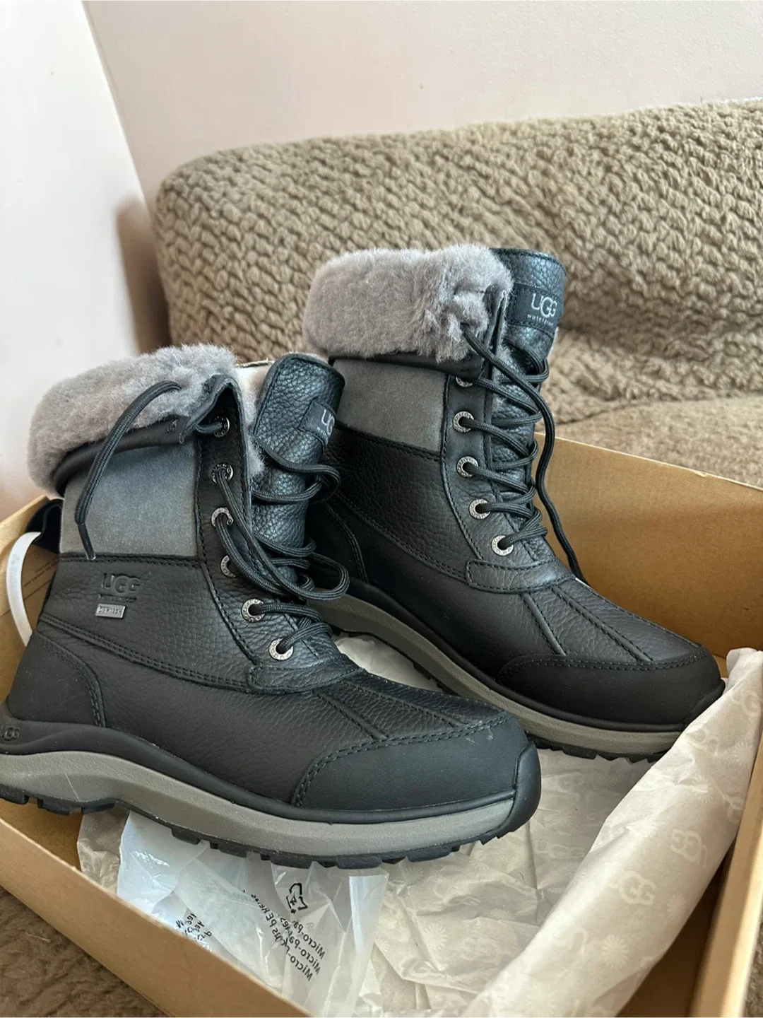 UGG Adirondack III Black Winter Boots - Size 7 image indicator(4)