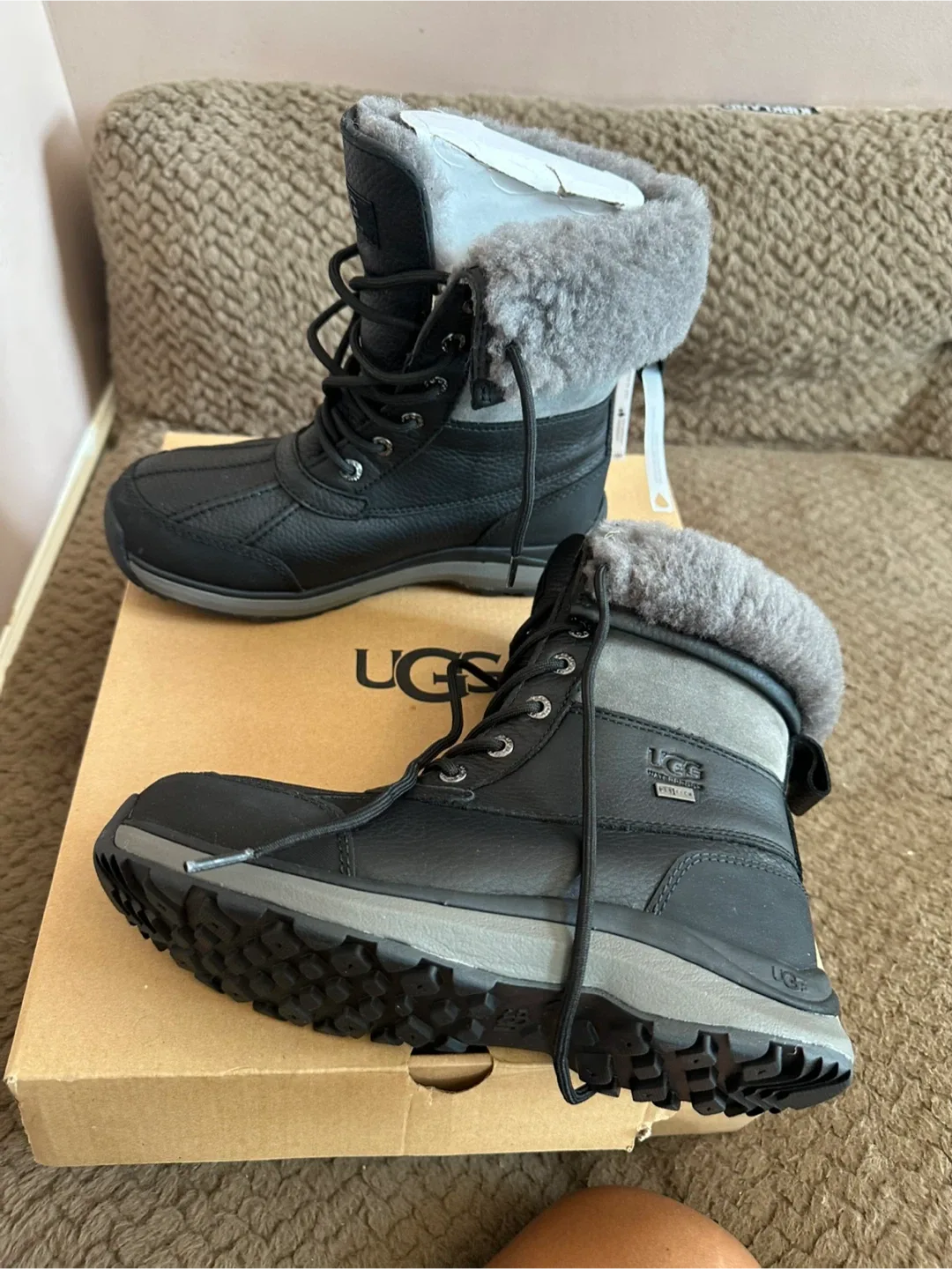 UGG Adirondack III Black Winter Boots - Size 7 image indicator(5)