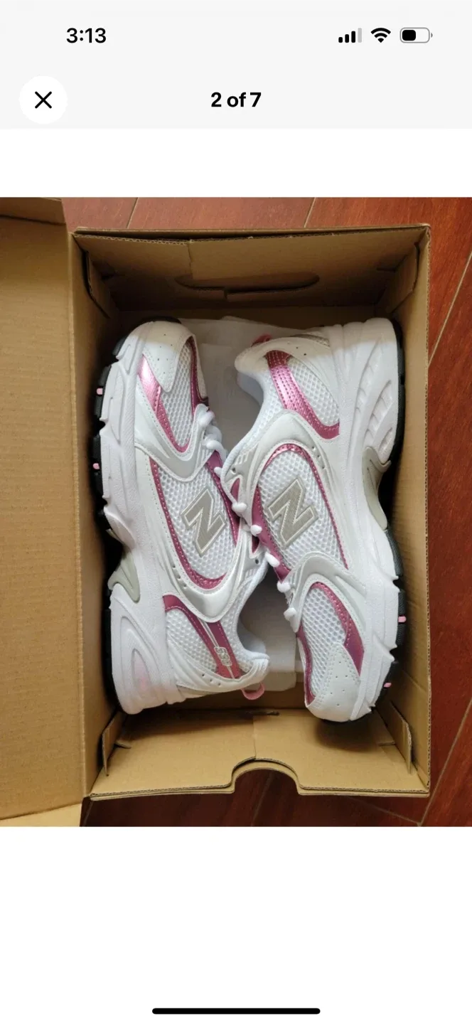 New Balance 530 White/Pink Women's Sneakers thumbnail