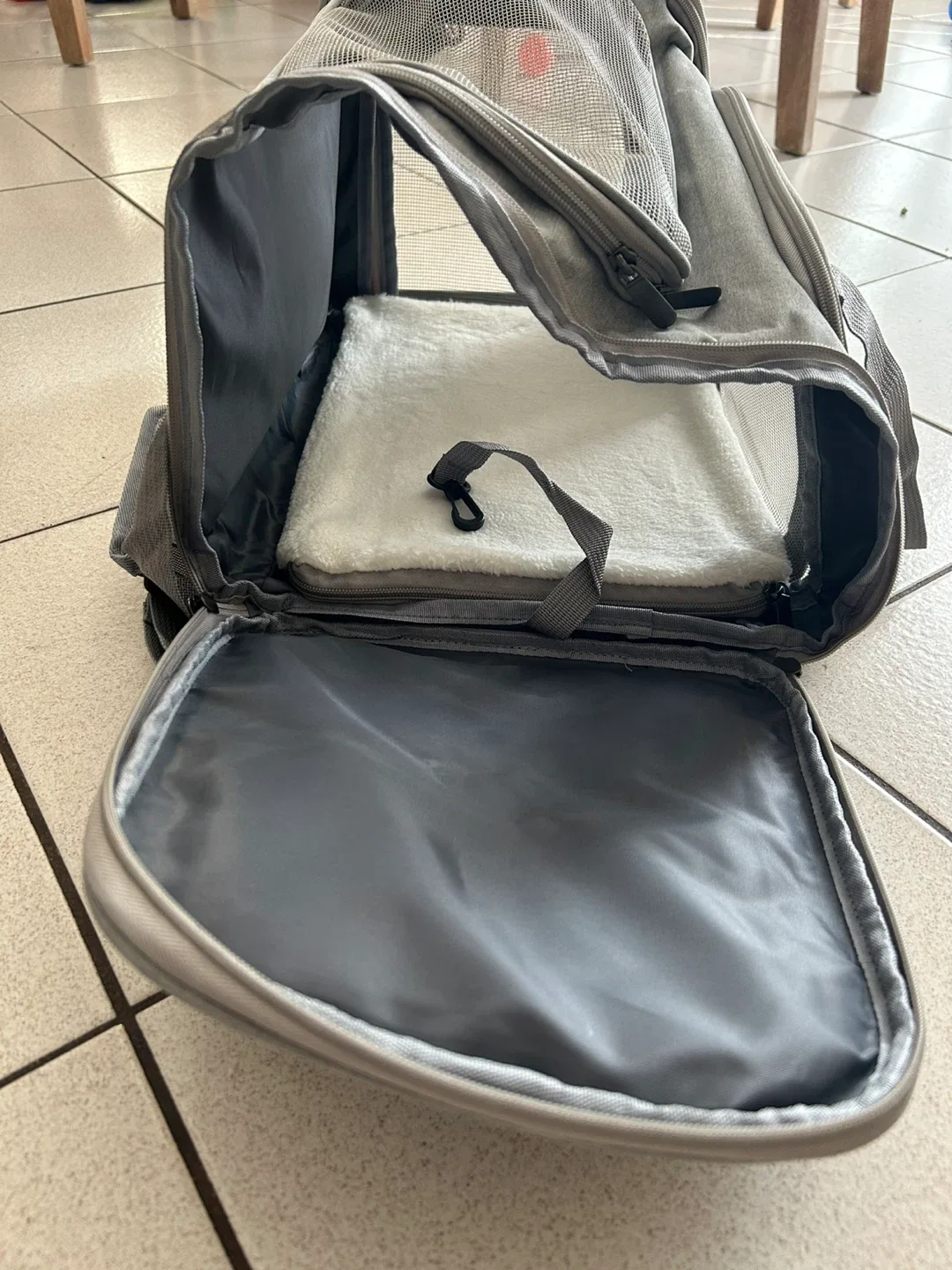 NEW! ORYEDA Grey Pet Carrier - Small/Medium Dogs & Cats image indicator(4)