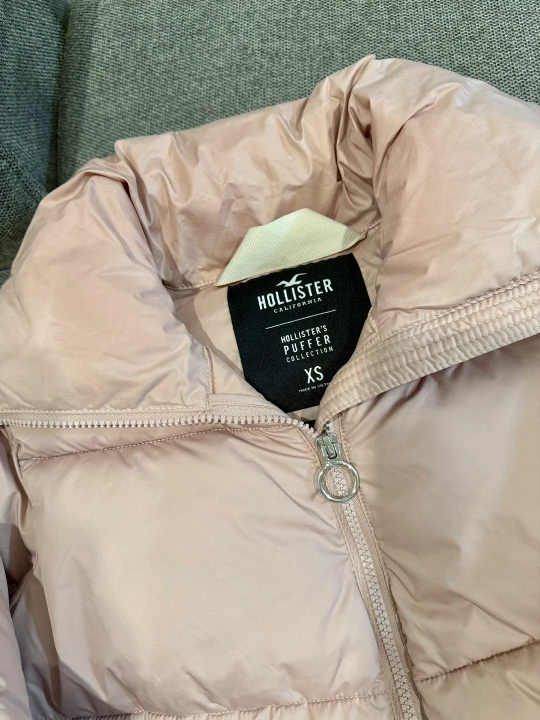 Hollister Puffer Jacket - Size XS image indicator(2)