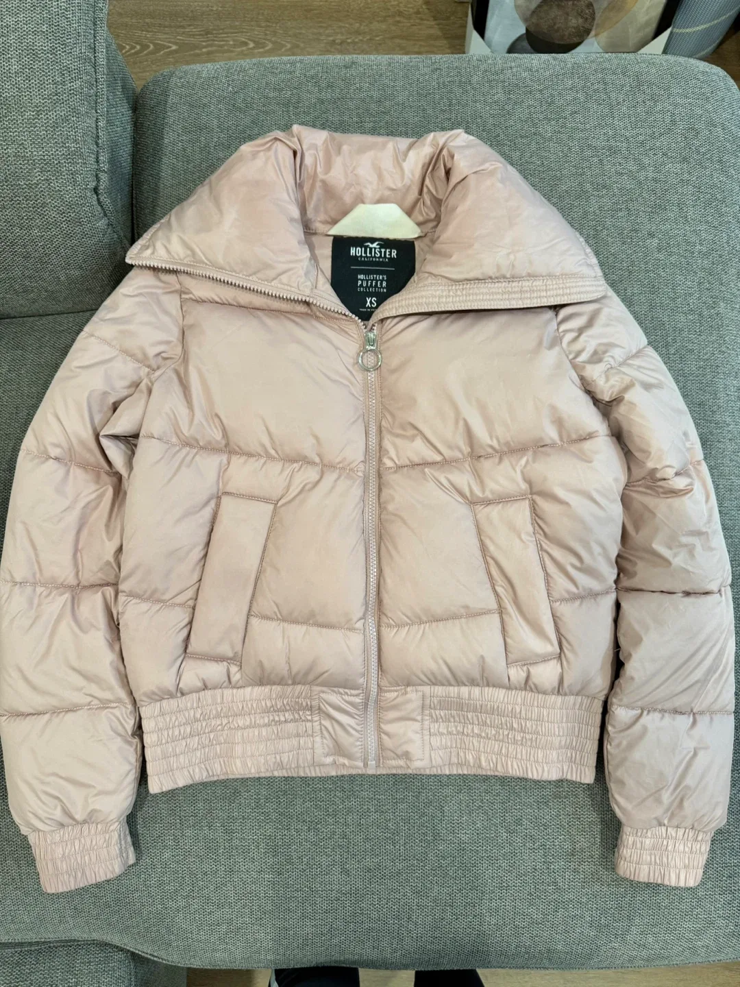 Hollister Puffer Jacket - Size XS