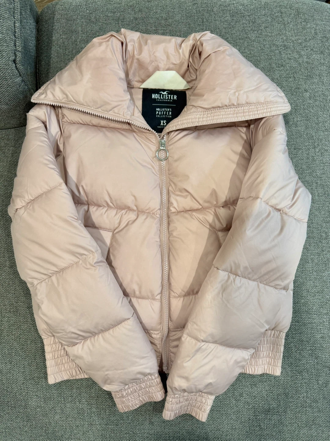 Hollister Puffer Jacket - Size XS - photo 3
