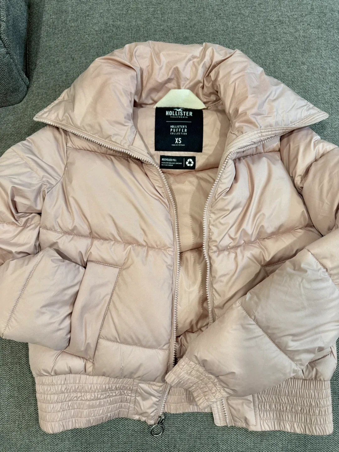 Hollister Puffer Jacket - Size XS image indicator(4)