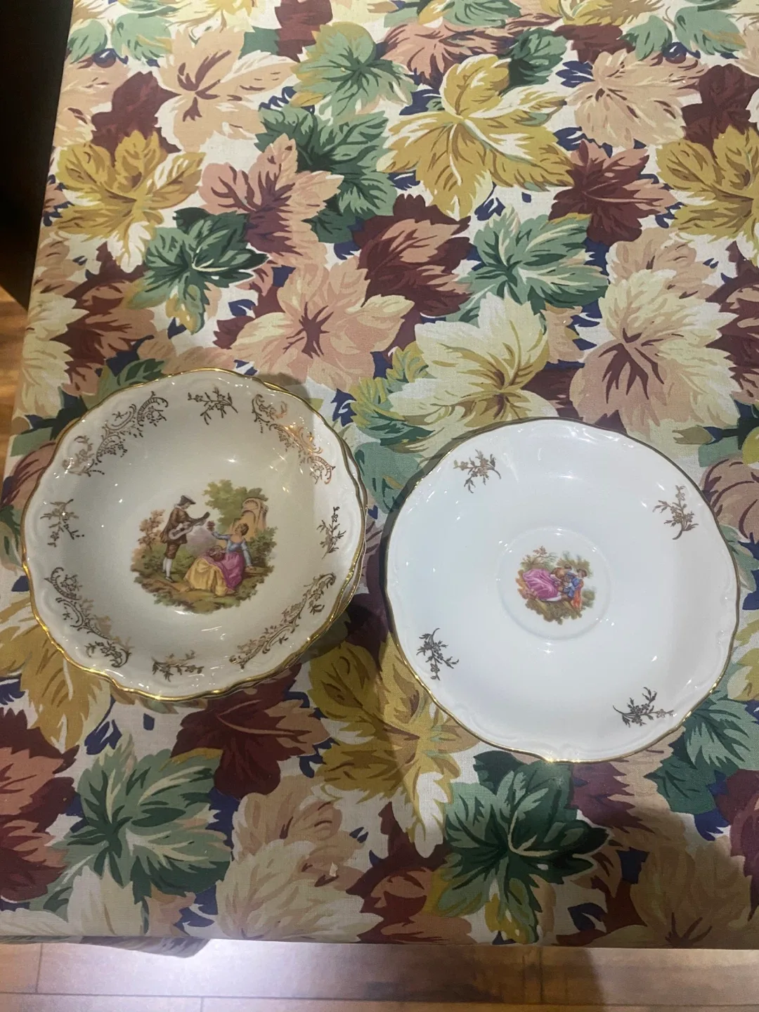 Vintage Porcelain China Set image indicator(2)
