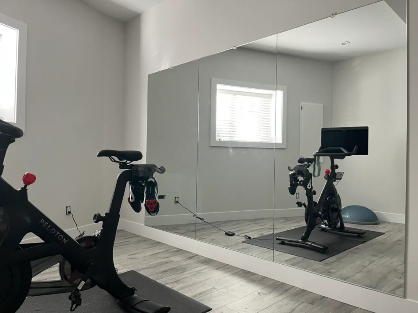 Mirrors - Frameless - large - gyms image indicator(8)