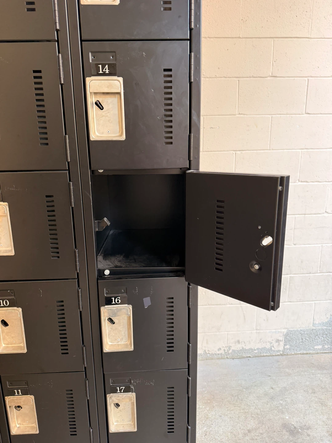 Metal Locker Cabinet - photo 2