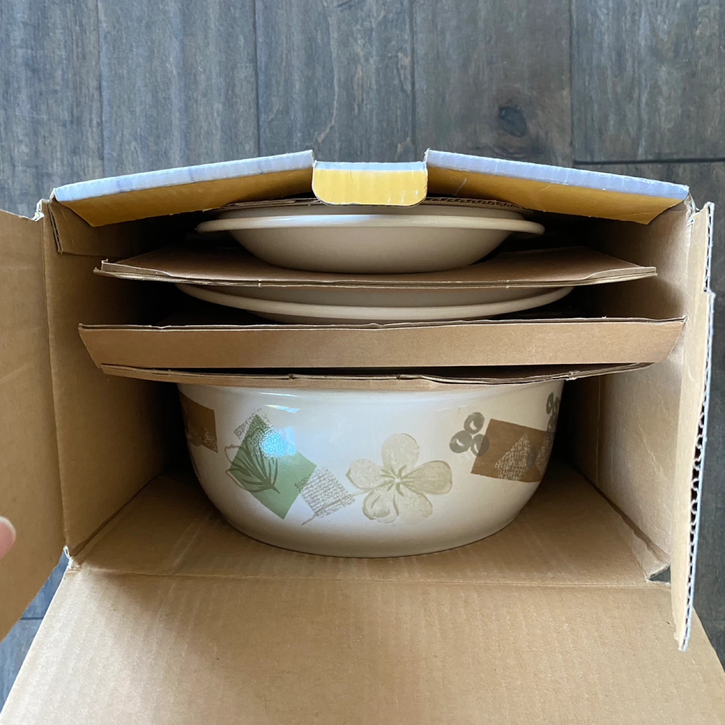 NEW CORELLE 2 Pots Textured Leaves 2.5 Qt. 1.5 Qt. W/ Lids - photo 4