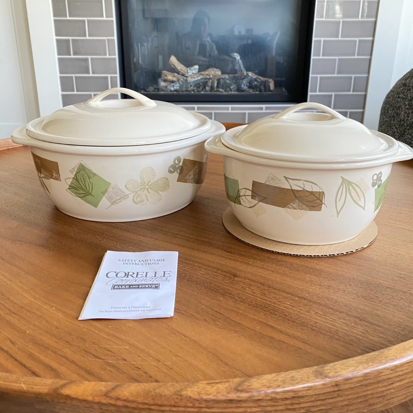 NEW CORELLE 2 Pots Textured Leaves 2.5 Qt. 1.5 Qt. W/ Lids - photo 5
