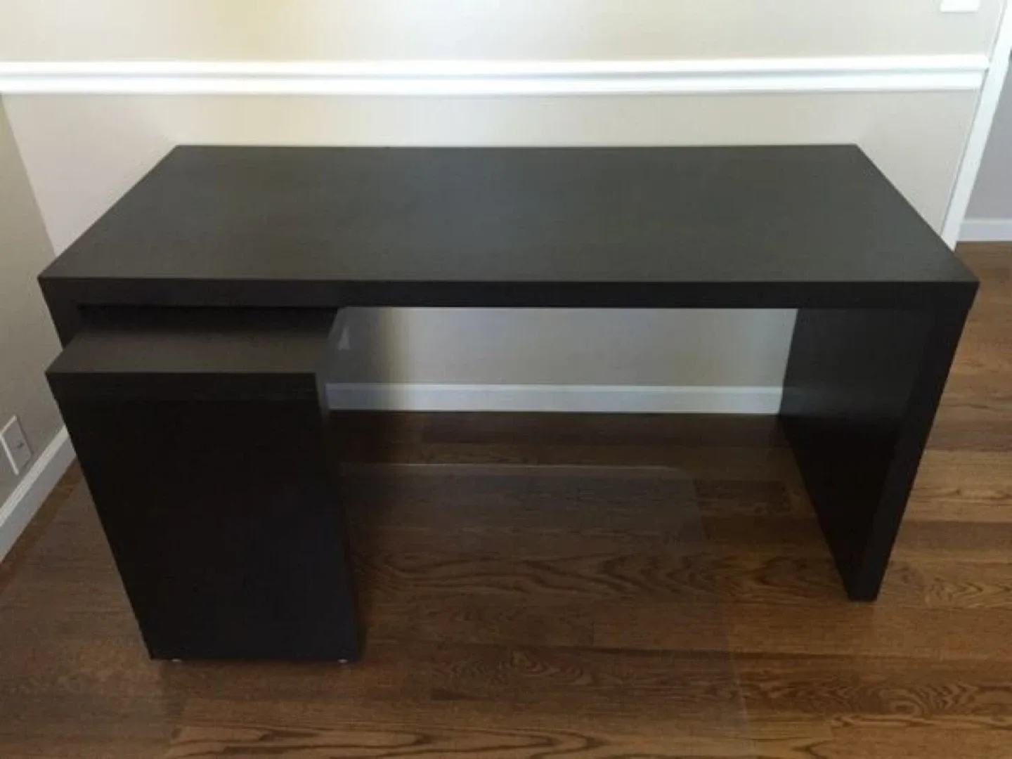 IKEA MALM Desk - Dark Brown image indicator(4)