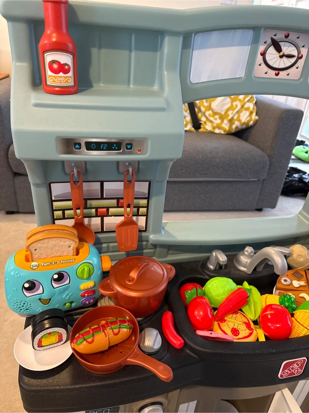 Step2 Kitchen Playset image indicator(2)