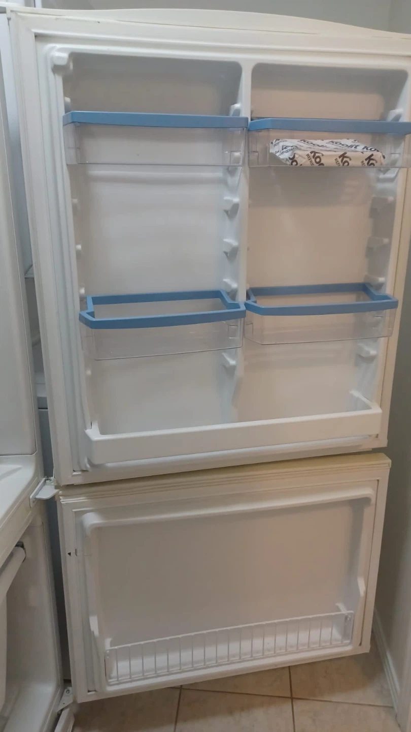 Whirlpool Fridge/Freezer Combo - White - photo 3