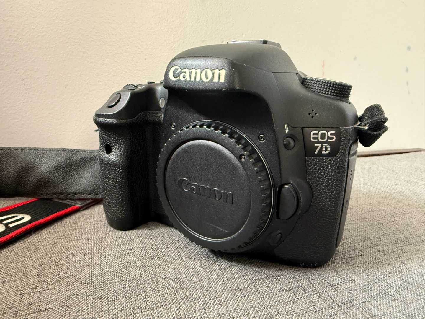 Camera Canon EOS 7D - photo 2