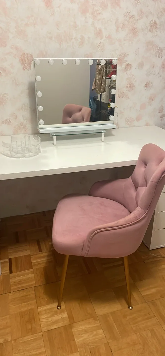 Vanity and Pink Velvet Desk Chair with Gold Legs image indicator(2)