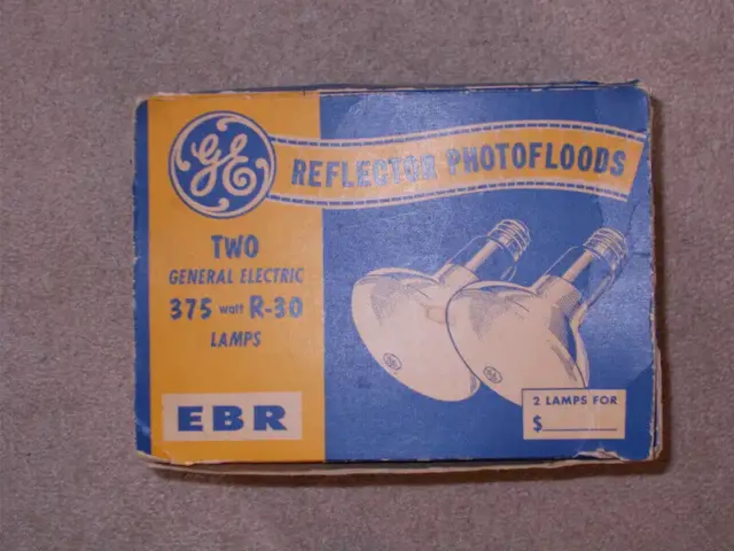 Vintage GE Reflector Photofloods & Lamp - photo 3