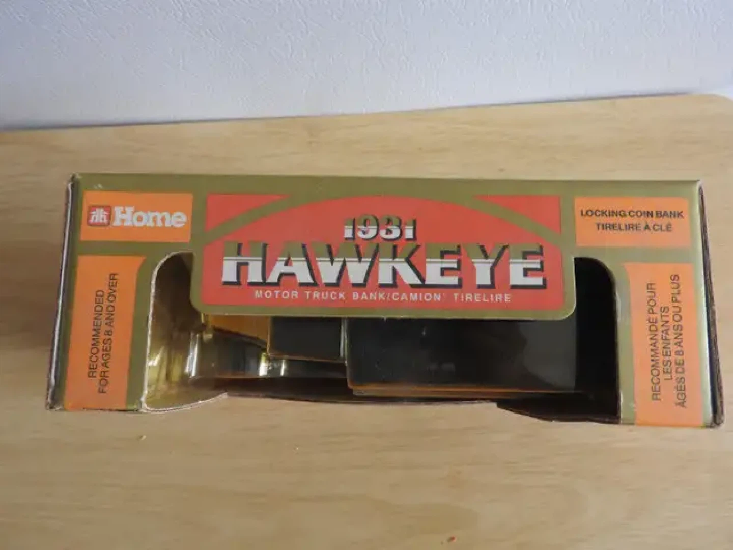 1931 Hawkeye Motor Truck Bank - Die-Cast Metal - photo 2