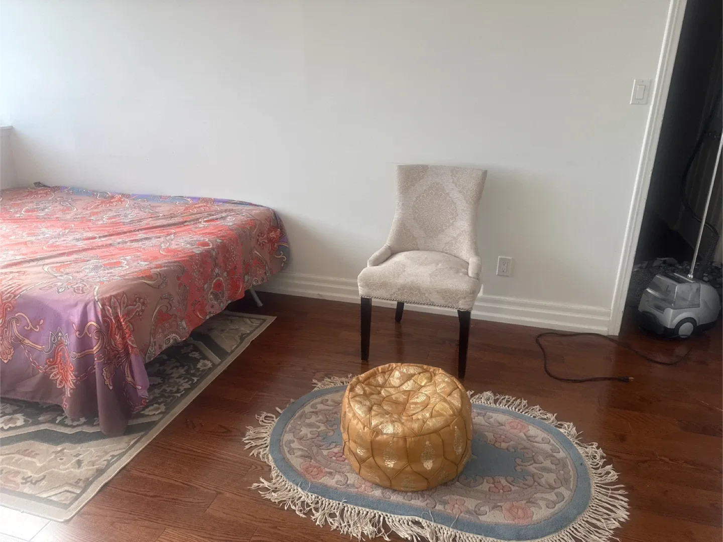 Big spacious room with mesmerizing view image indicator(3)