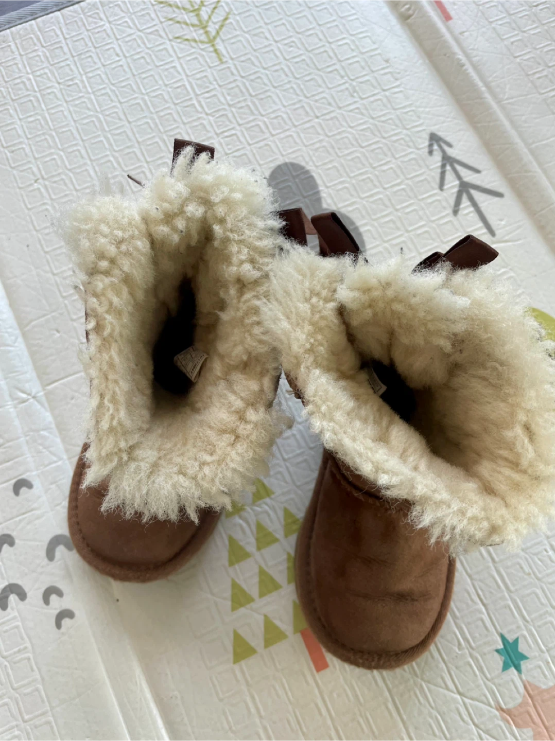 UGG Bailey Bow II Boot – Toddler 8T – Chestnut - photo 2