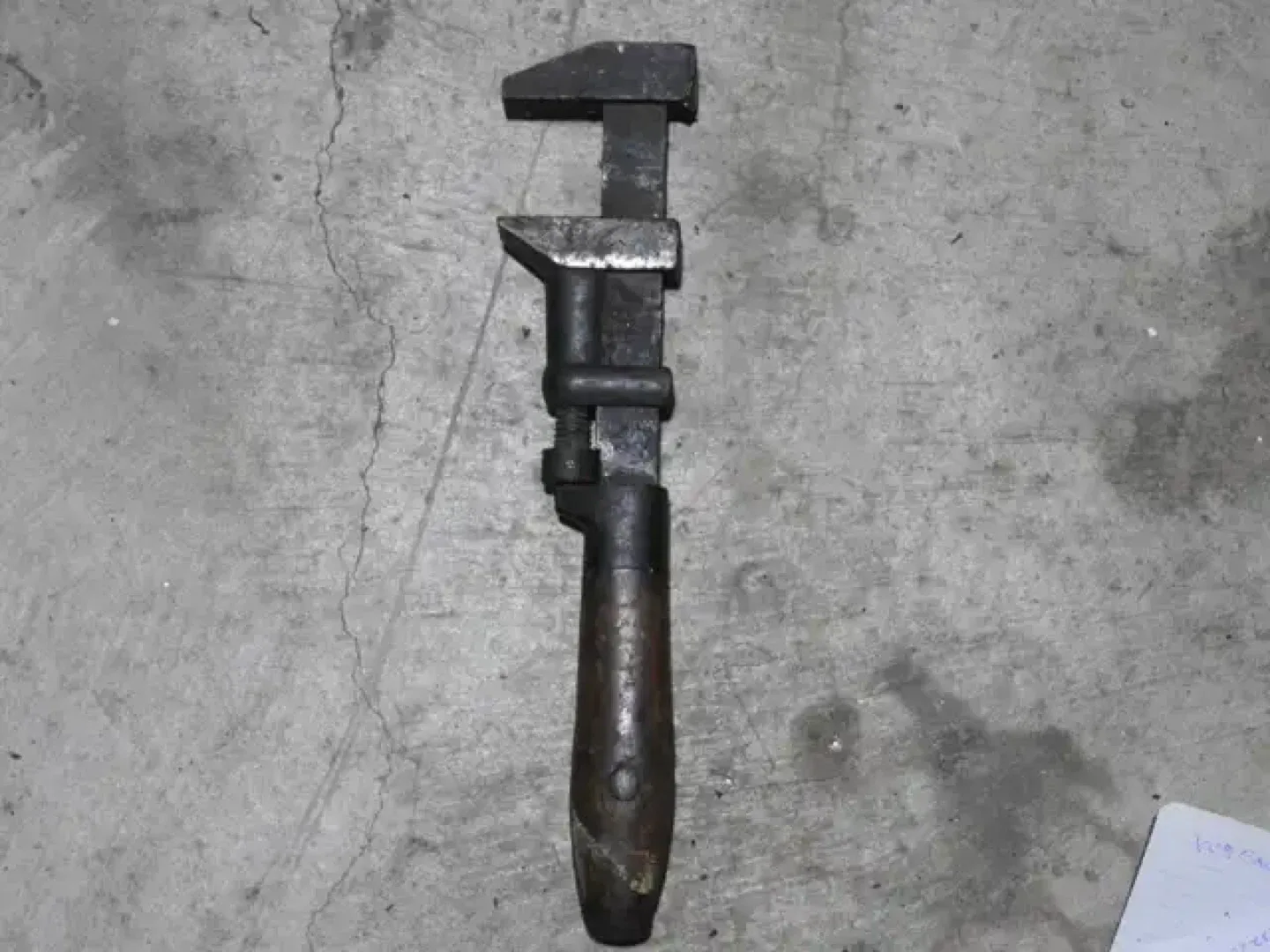 Vintage Adjustable Wrench image indicator(2)