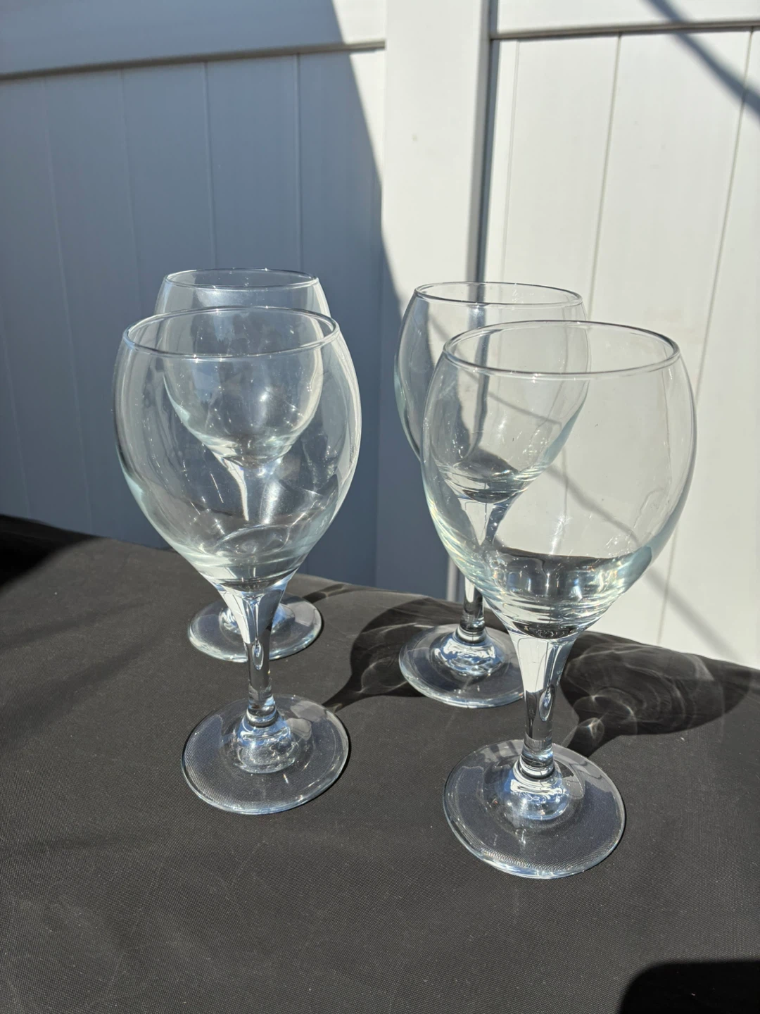 Set of 4 Wine Glasses - photo 2