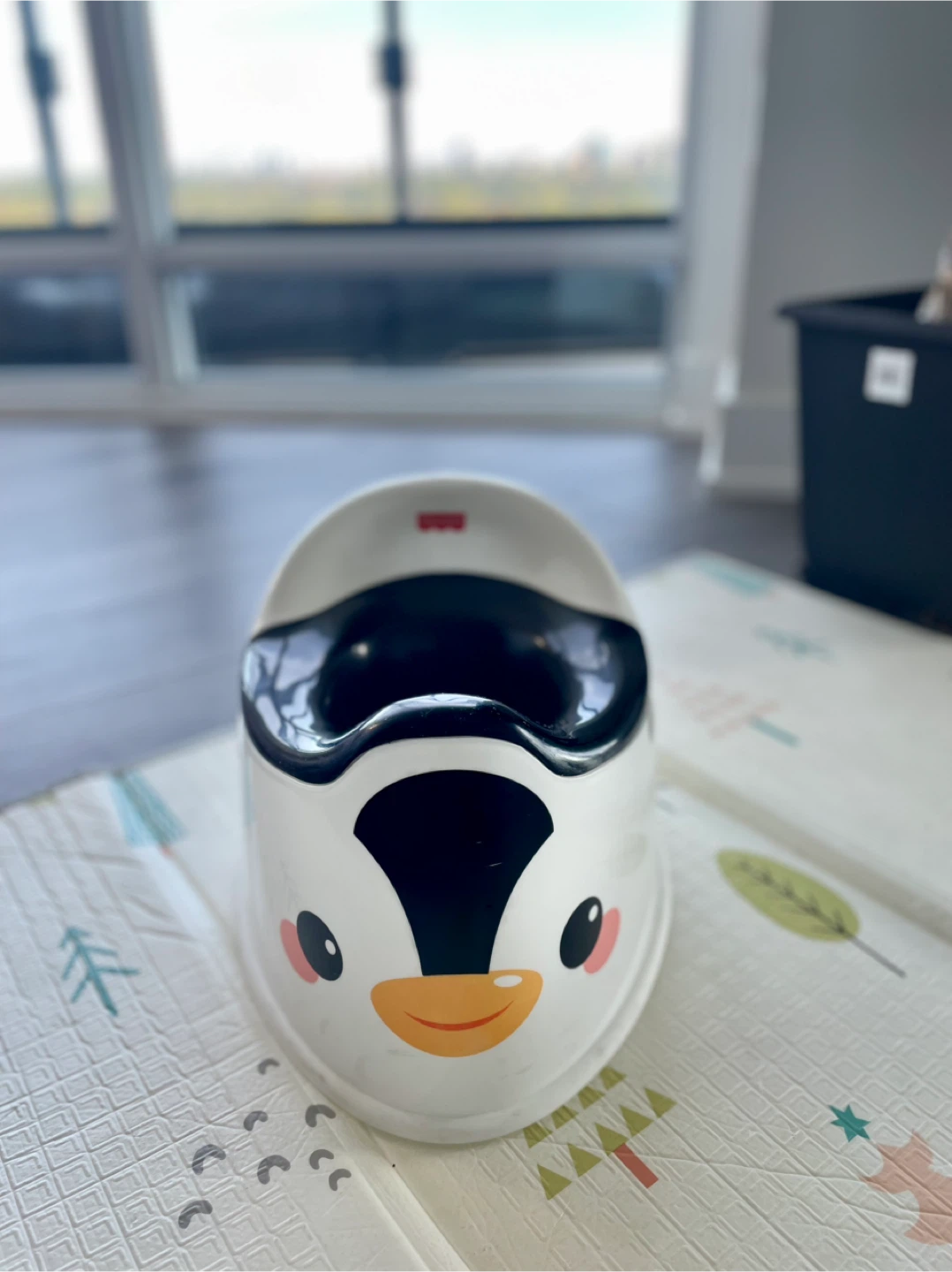 Fisher-Price Penguin Potty – English Edition (Brand New) - photo 3