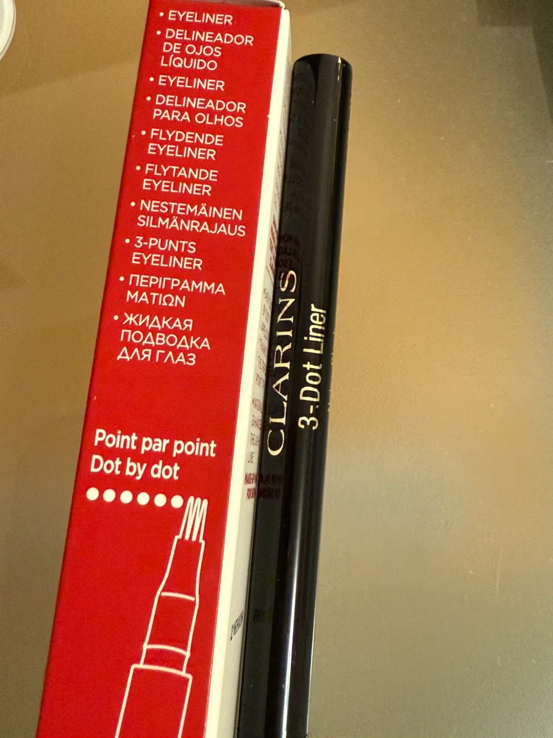 Clarins 3-Dot Liner - Easy Lining Eyeliner image indicator(3)