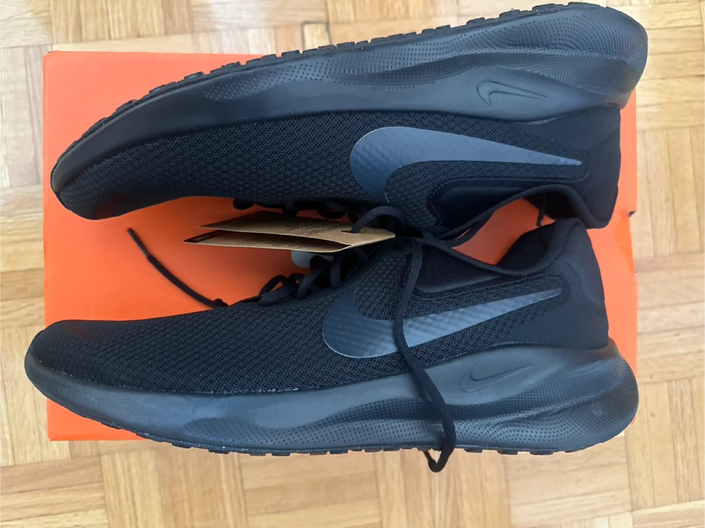 New Nike Downshifter 12 Black Running Shoes image indicator(2)