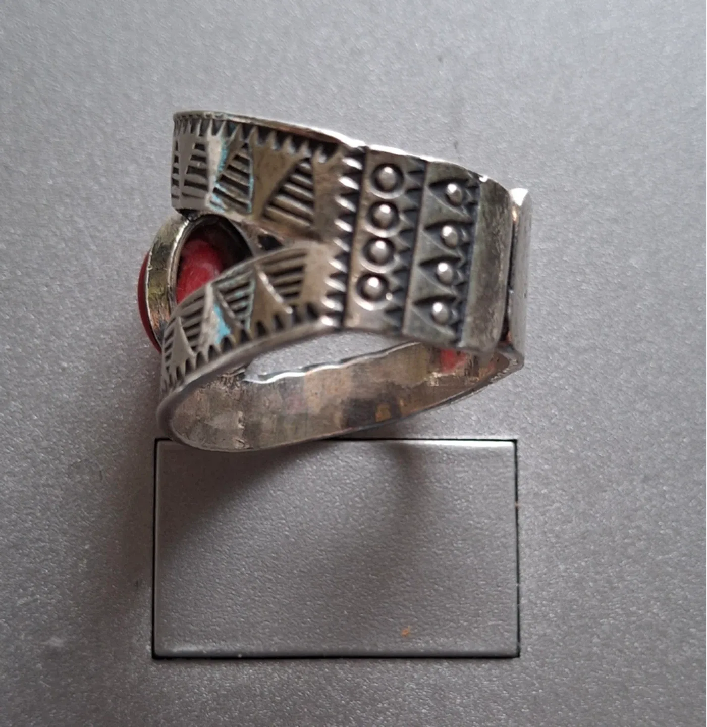 Red stone silver ring (stamped 925) image indicator(2)
