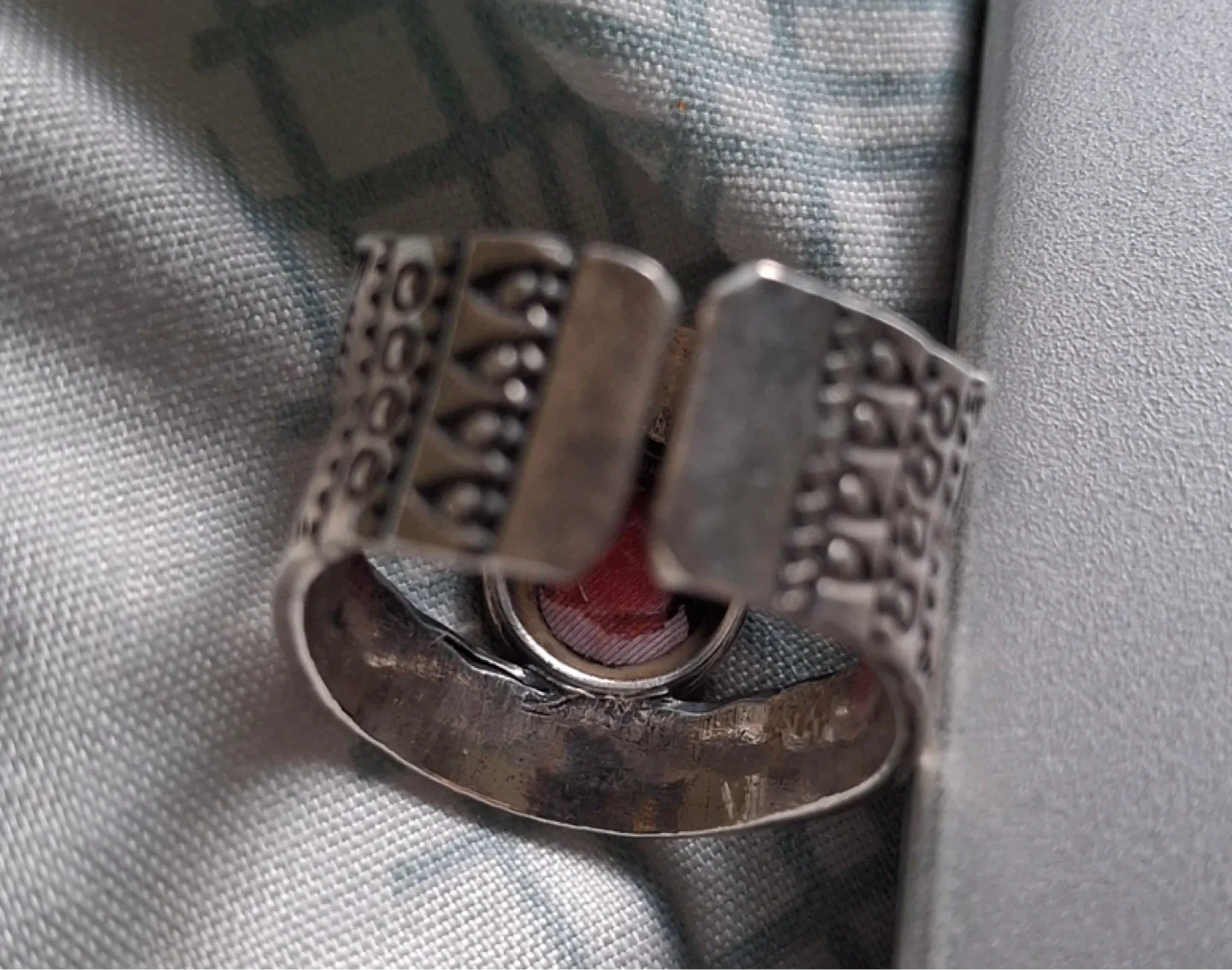 Red stone silver ring (stamped 925) image indicator(3)