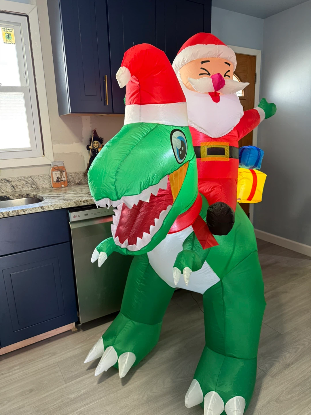 New 7Ft Inflatable Santa Riding Dinosaur check more pictures - photo 5