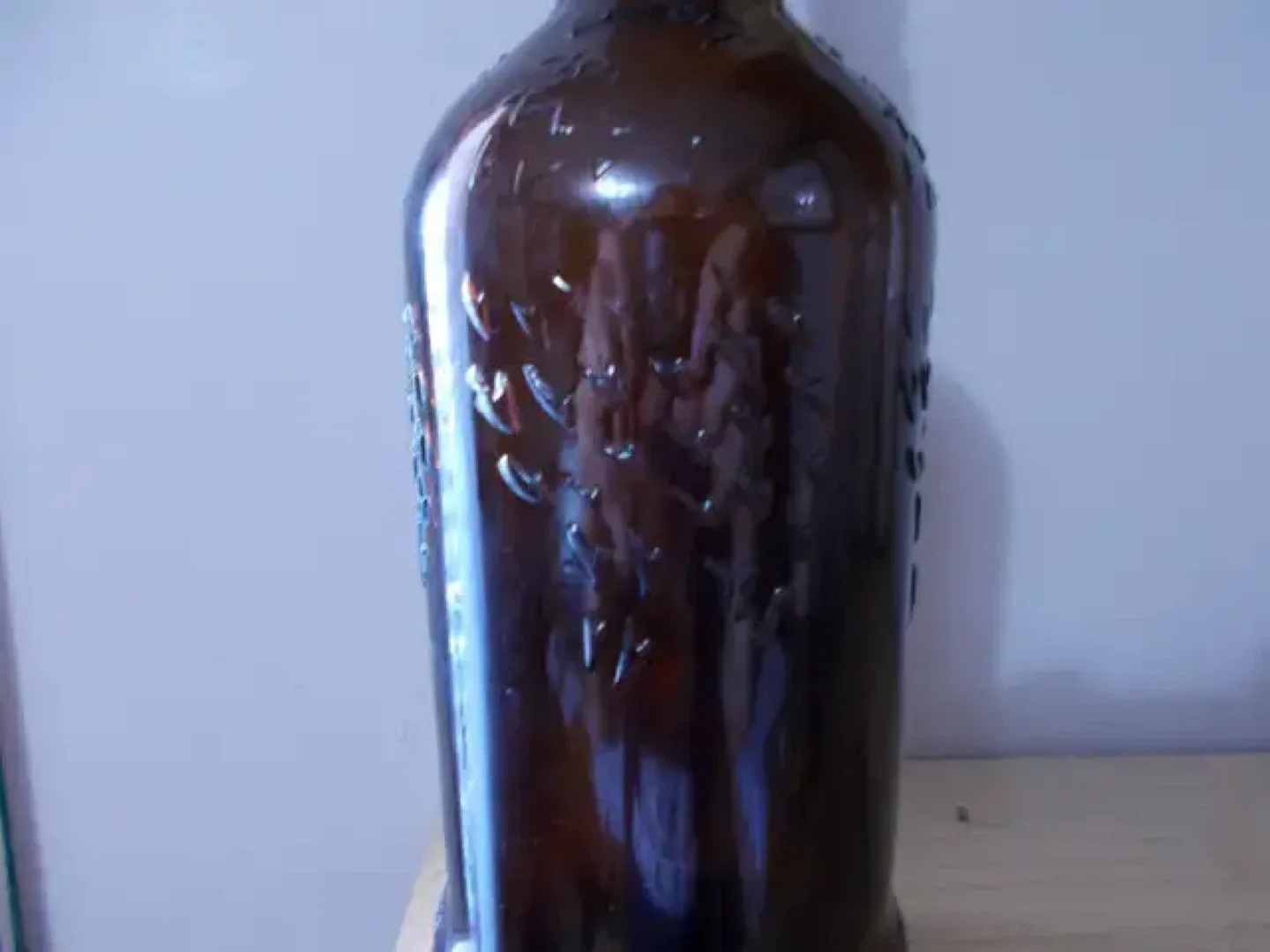 Rare Vintage Eagle Brewery Bottle image indicator(2)